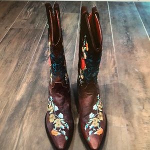 Macie Bean Cowgirl Boots. 7.5 w/original box